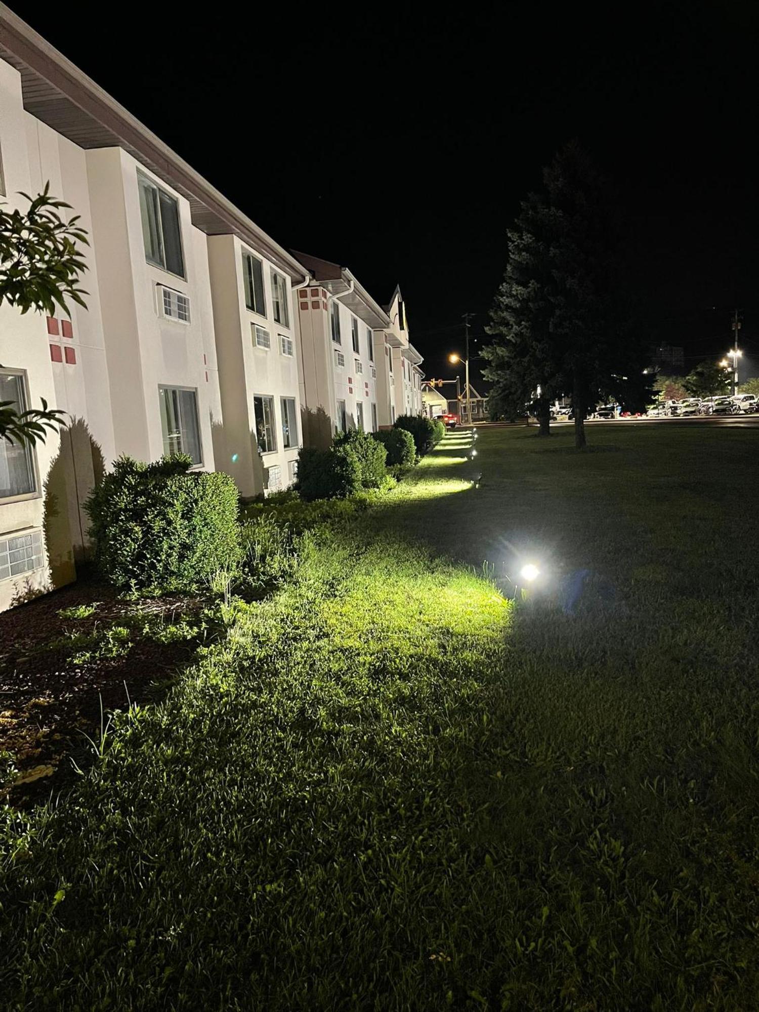Hotel Super 8 By Wyndham Ithaca Exterior foto